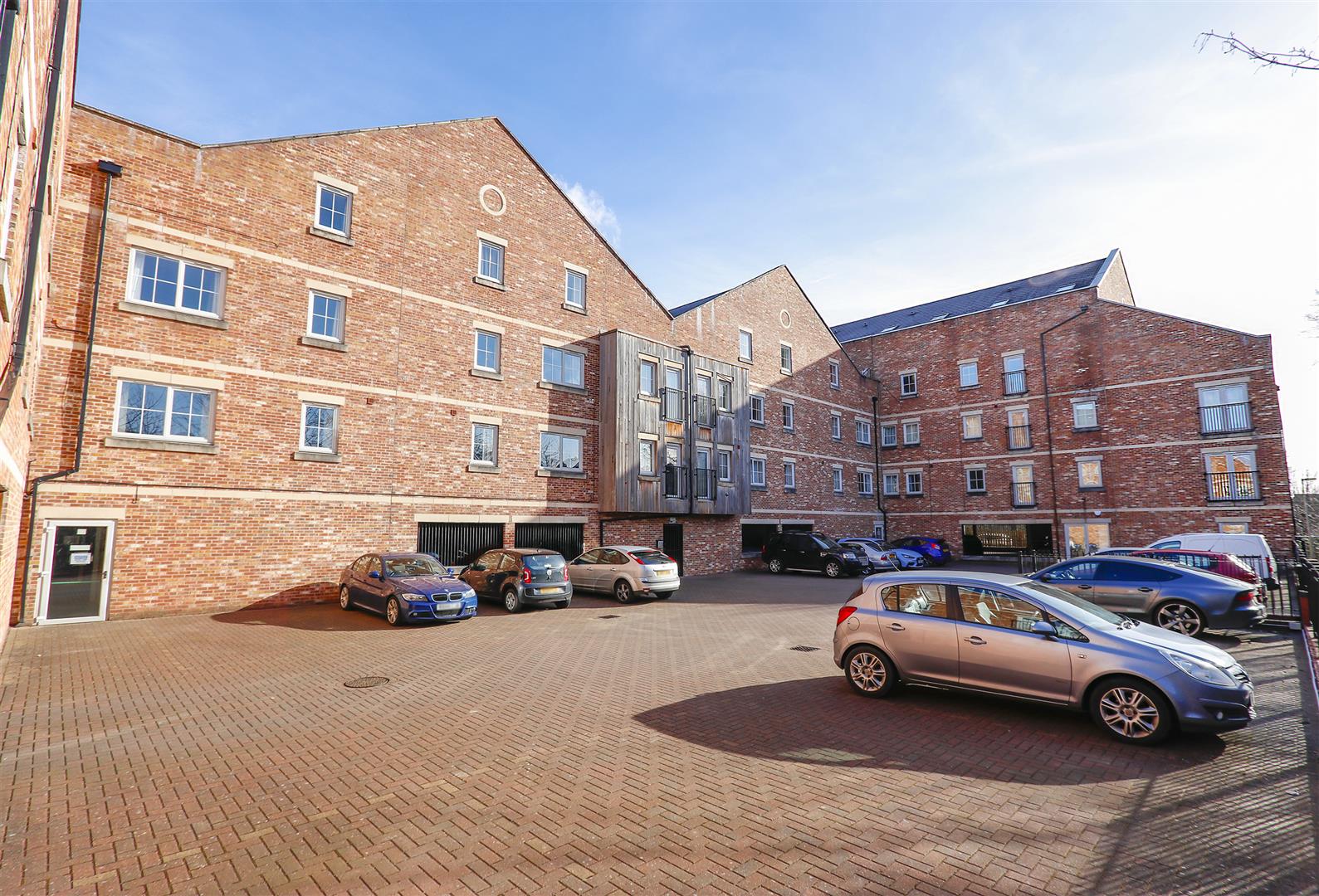 211 Piccadilly Heights, Wain Avenue, Riverside Village, Chesterfield